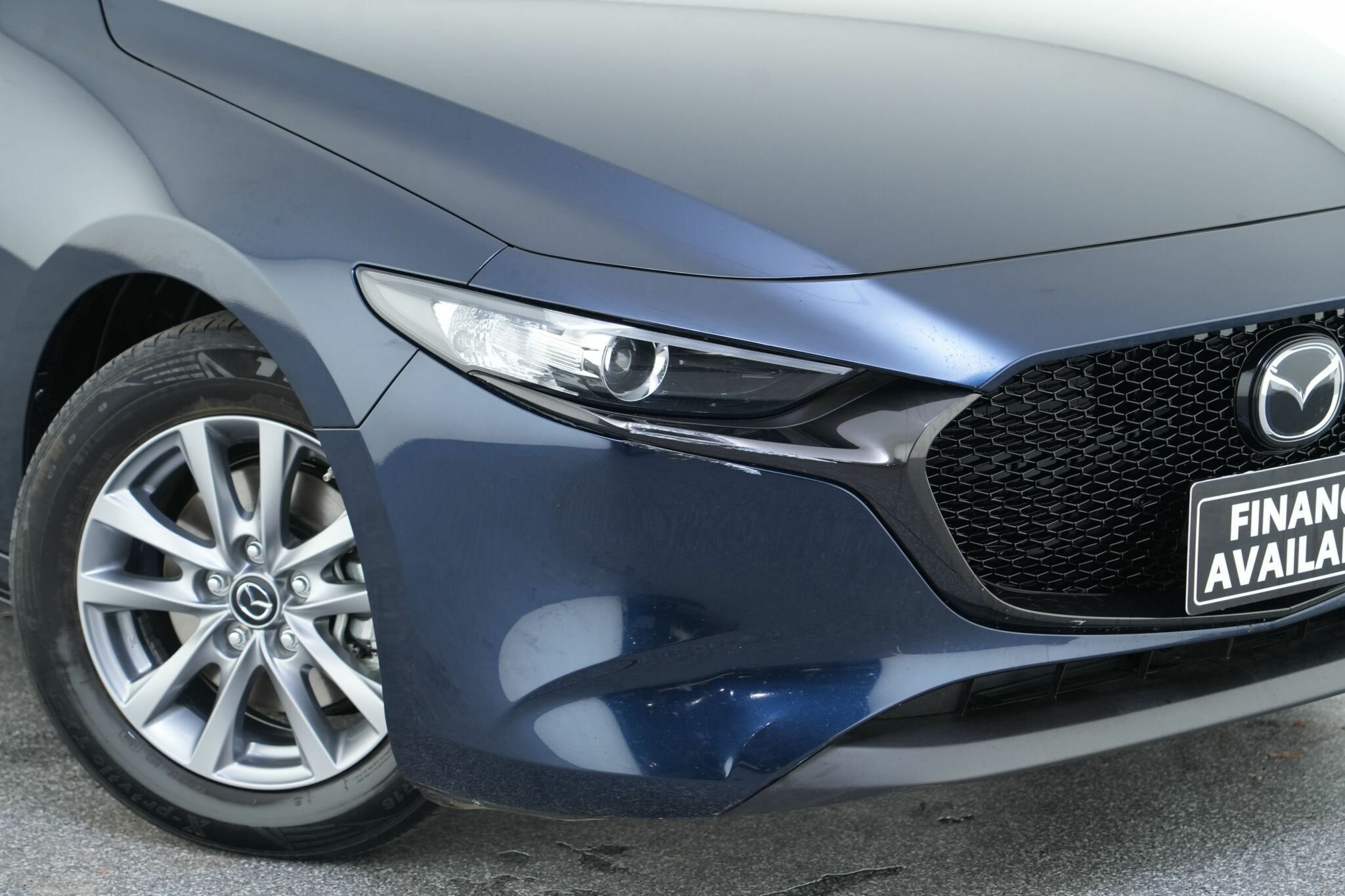 Mazda 3 image 2