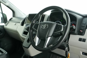 https://vehicle-cdn.autoleague.cloud/30641_U512813_15.jpg
