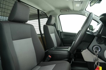 https://vehicle-cdn.autoleague.cloud/30641_U512813_16.jpg