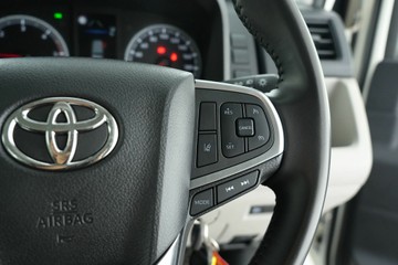 https://vehicle-cdn.autoleague.cloud/30641_U512813_19.jpg