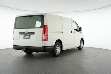 https://vehicle-cdn.autoleague.cloud/30641_U512813_7.jpg