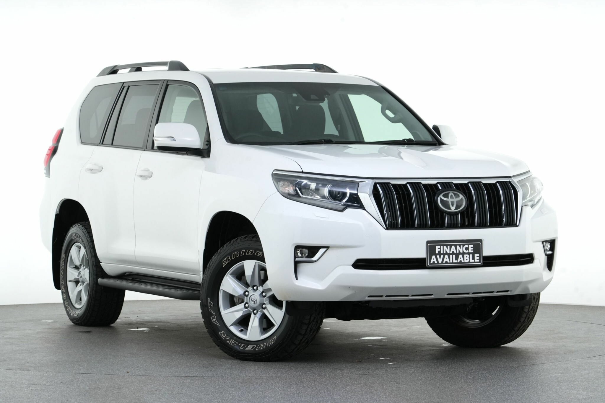 Toyota Landcruiser Prado image 1