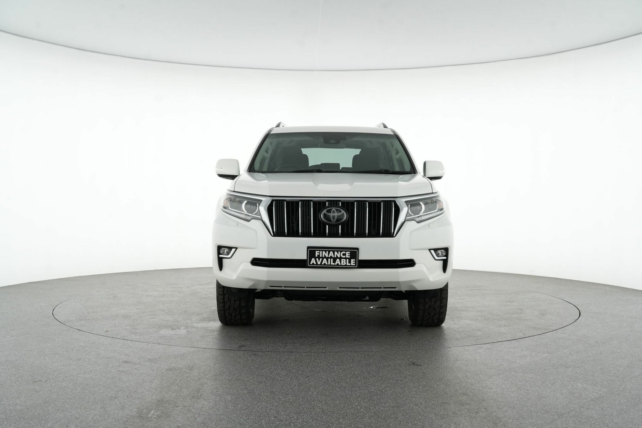 Toyota Landcruiser Prado image 3