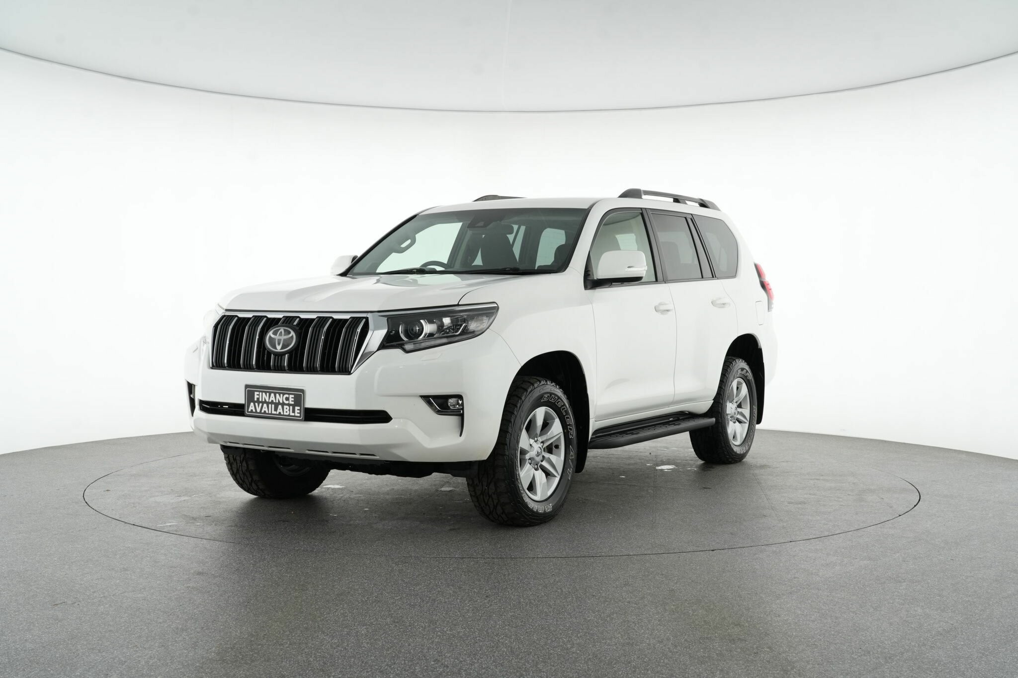 Toyota Landcruiser Prado image 4