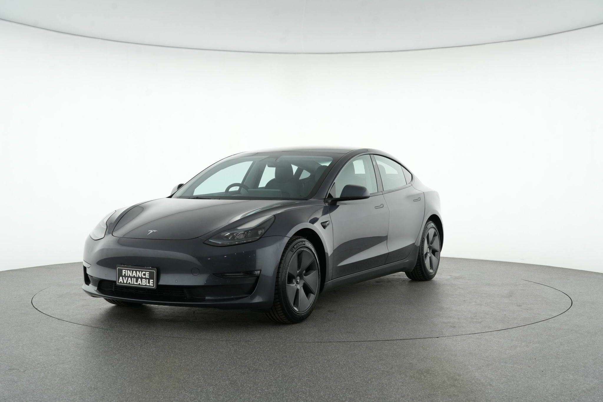Tesla Model 3 image 4