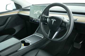 https://vehicle-cdn.autoleague.cloud/30641_U512818_14.jpg
