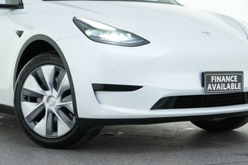https://vehicle-cdn.autoleague.cloud/30641_U512818_2.jpg