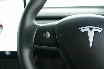 https://vehicle-cdn.autoleague.cloud/30641_U512820_17.jpg