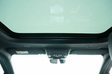 https://vehicle-cdn.autoleague.cloud/30641_U512825_12.jpg