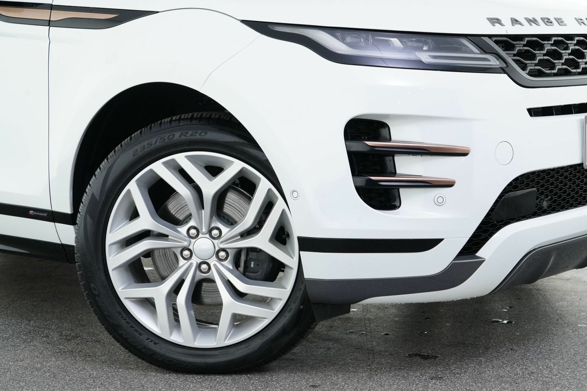 Land Rover Range Rover Evoque image 2