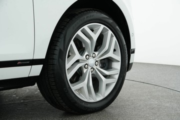 https://vehicle-cdn.autoleague.cloud/30641_U512825_8.jpg