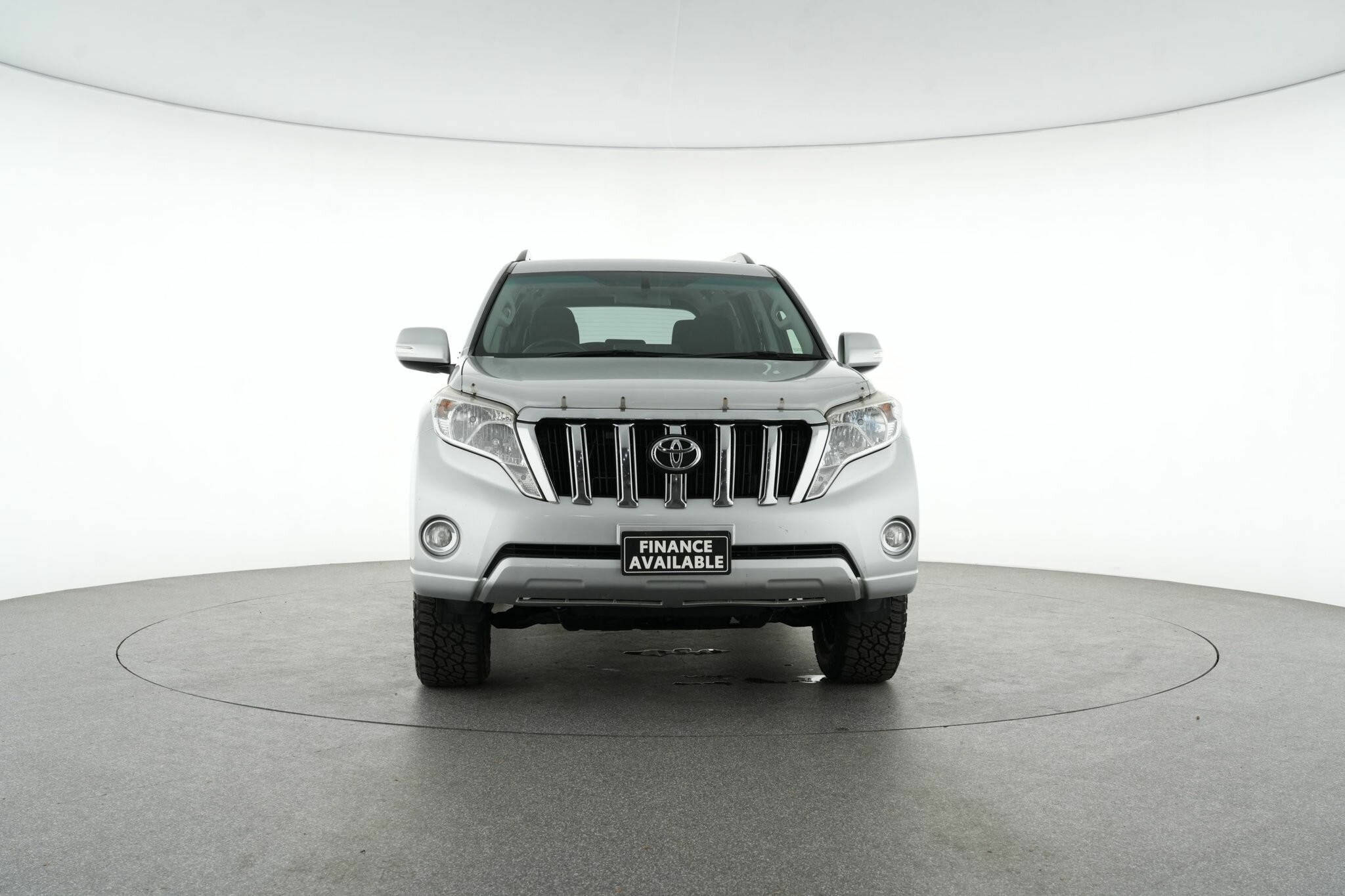 Toyota Landcruiser Prado image 3