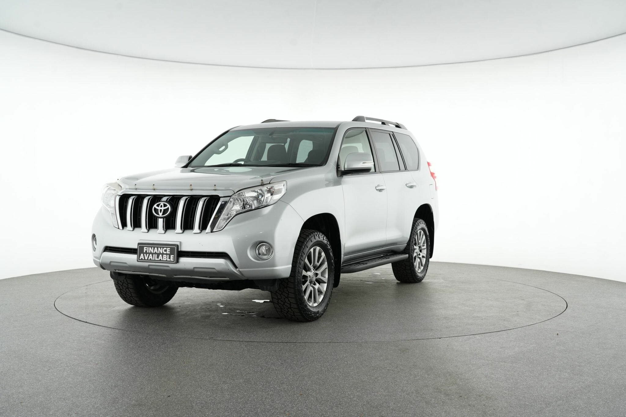 Toyota Landcruiser Prado image 4