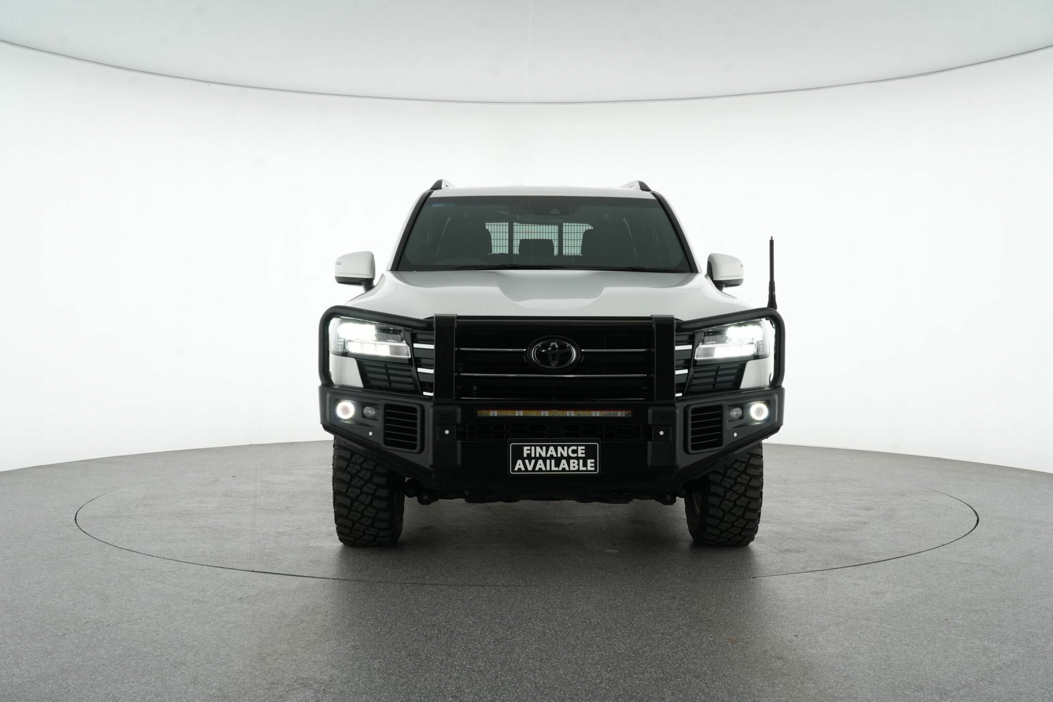 Toyota Landcruiser image 3