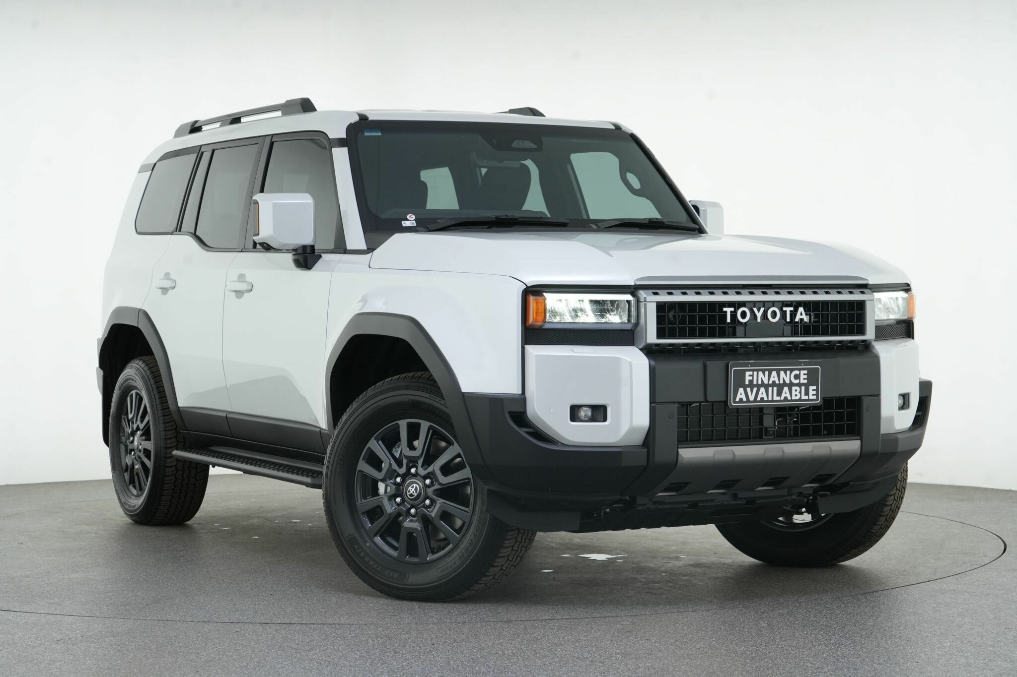 Toyota Landcruiser Prado image 1