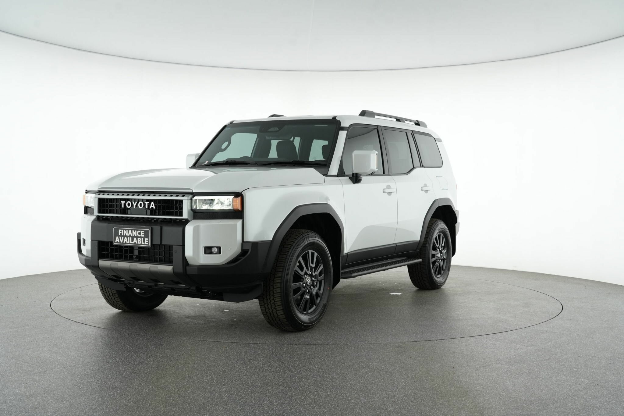 Toyota Landcruiser Prado image 4