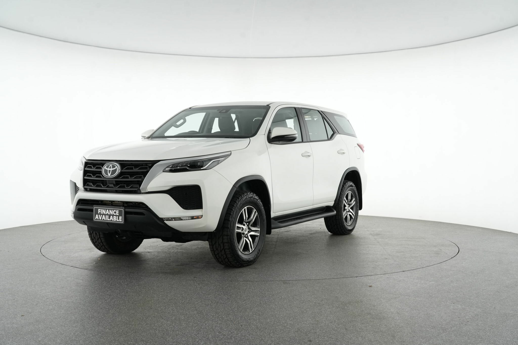 Toyota Fortuner image 4