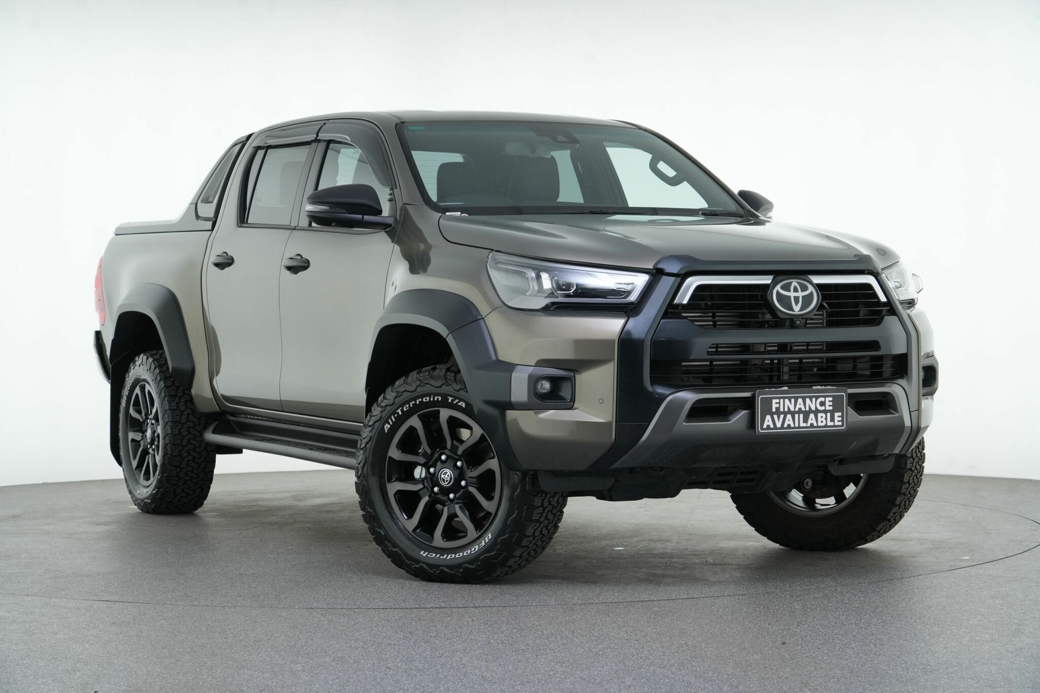 Toyota Hilux image 1