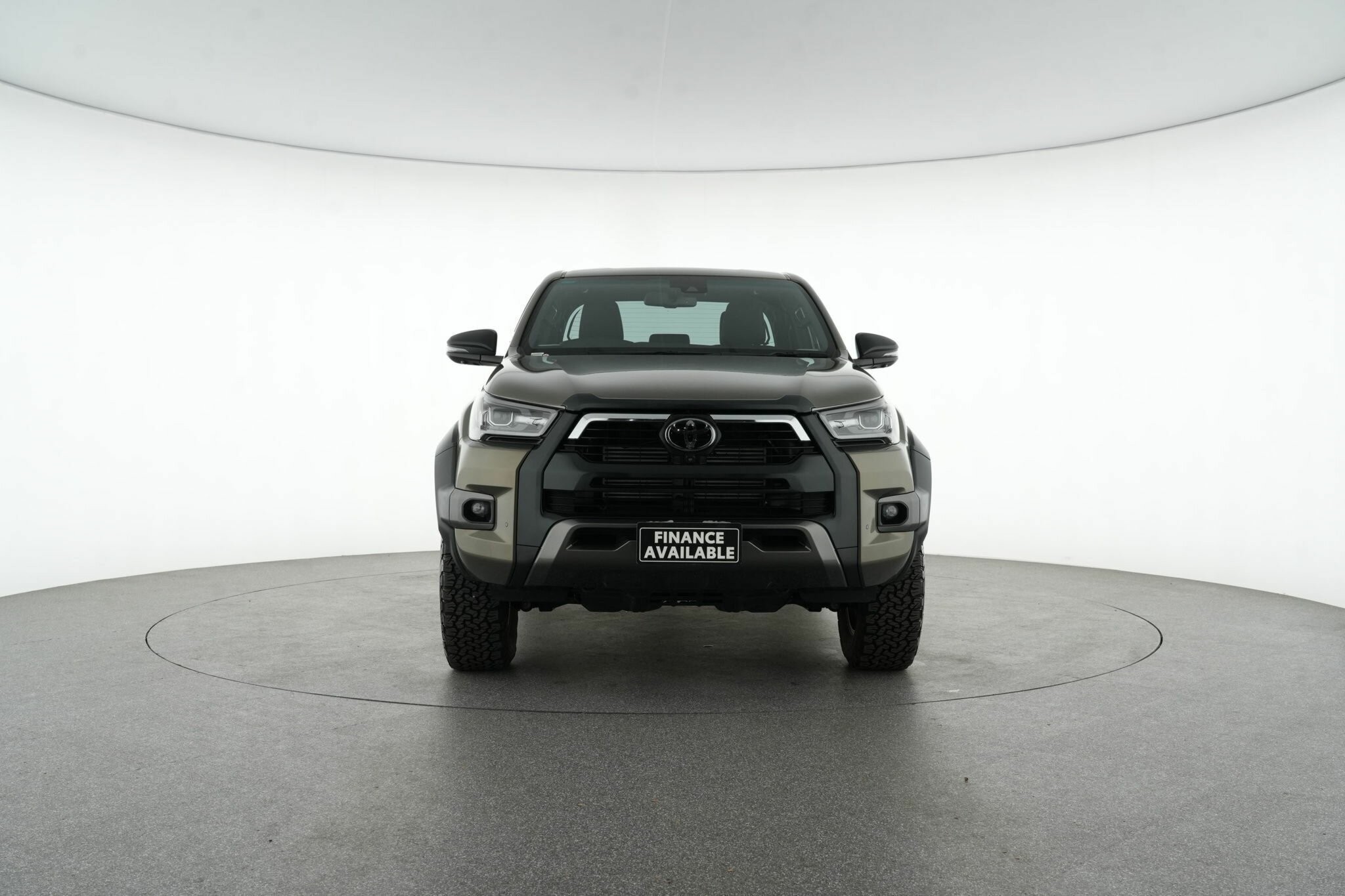 Toyota Hilux image 3