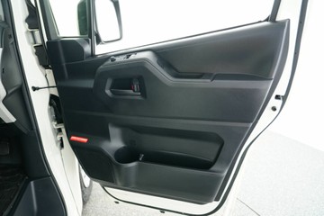 https://vehicle-cdn.autoleague.cloud/30641_U512882_16.jpg
