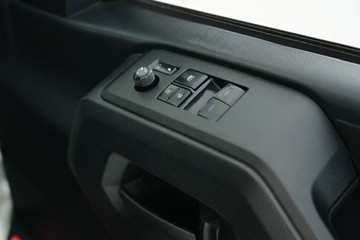 https://vehicle-cdn.autoleague.cloud/30641_U512882_17.jpg