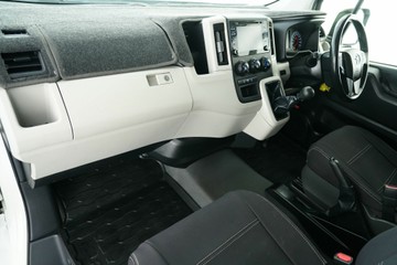 https://vehicle-cdn.autoleague.cloud/30641_U512882_25.jpg