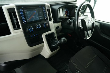 https://vehicle-cdn.autoleague.cloud/30641_U512882_26.jpg