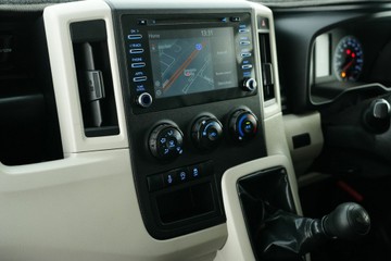 https://vehicle-cdn.autoleague.cloud/30641_U512882_27.jpg