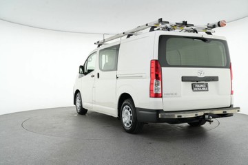 https://vehicle-cdn.autoleague.cloud/30641_U512882_5.jpg