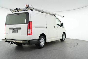 https://vehicle-cdn.autoleague.cloud/30641_U512882_7.jpg