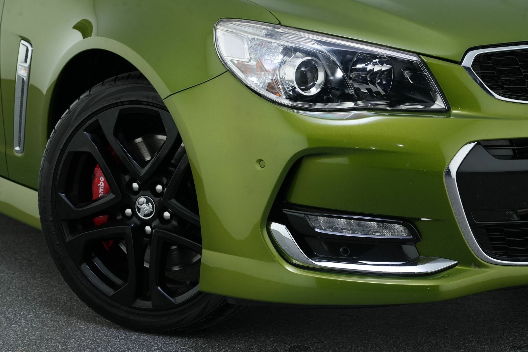 Holden Commodore image 2
