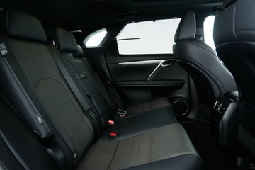 https://vehicle-cdn.autoleague.cloud/30641_U512894_12.jpg