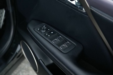 https://vehicle-cdn.autoleague.cloud/30641_U512894_16.jpg