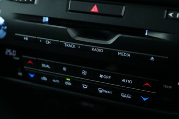 https://vehicle-cdn.autoleague.cloud/30641_U512894_24.jpg
