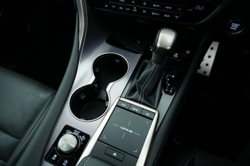 https://vehicle-cdn.autoleague.cloud/30641_U512894_25.jpg