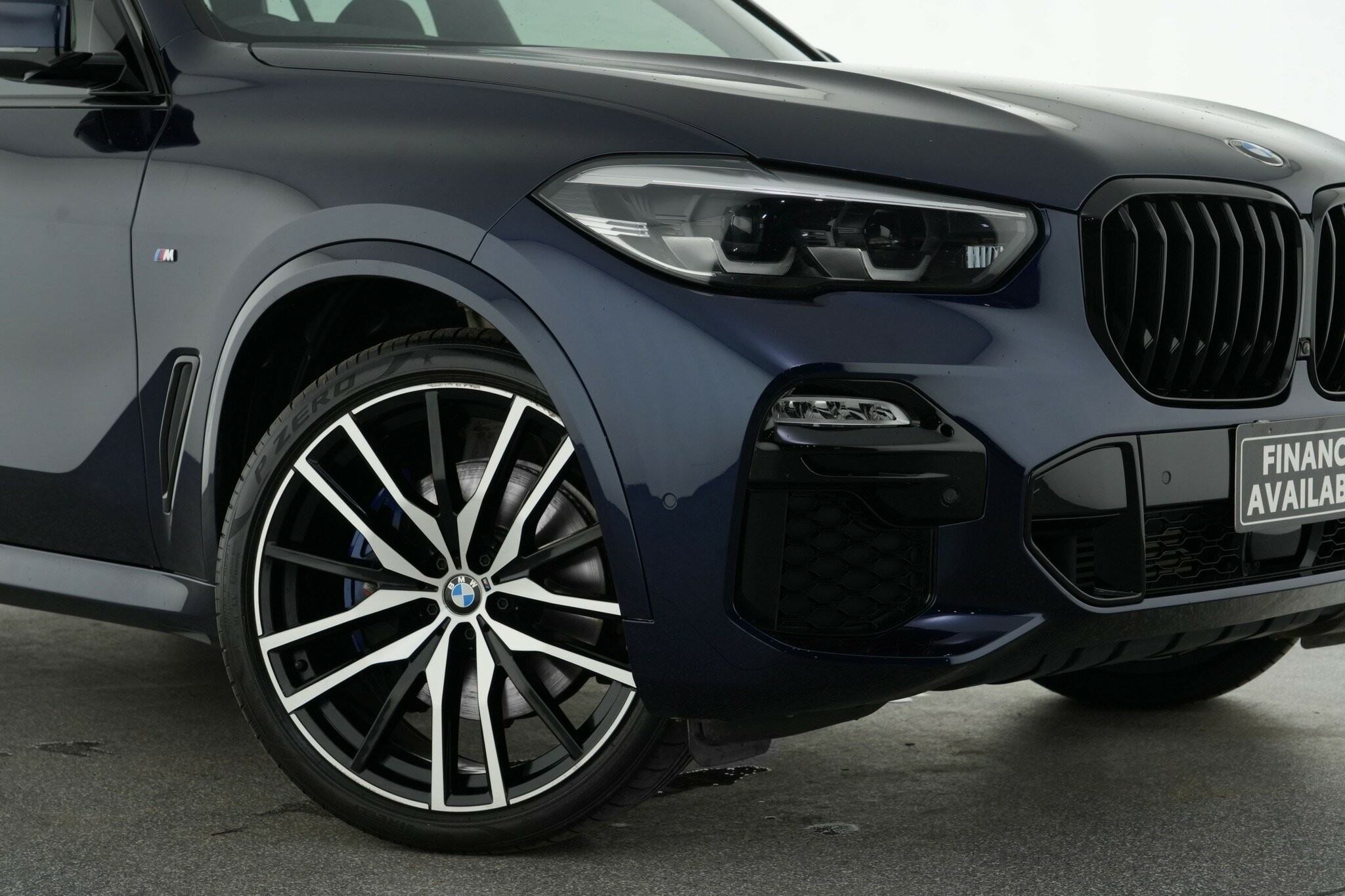 BMW X5 image 2