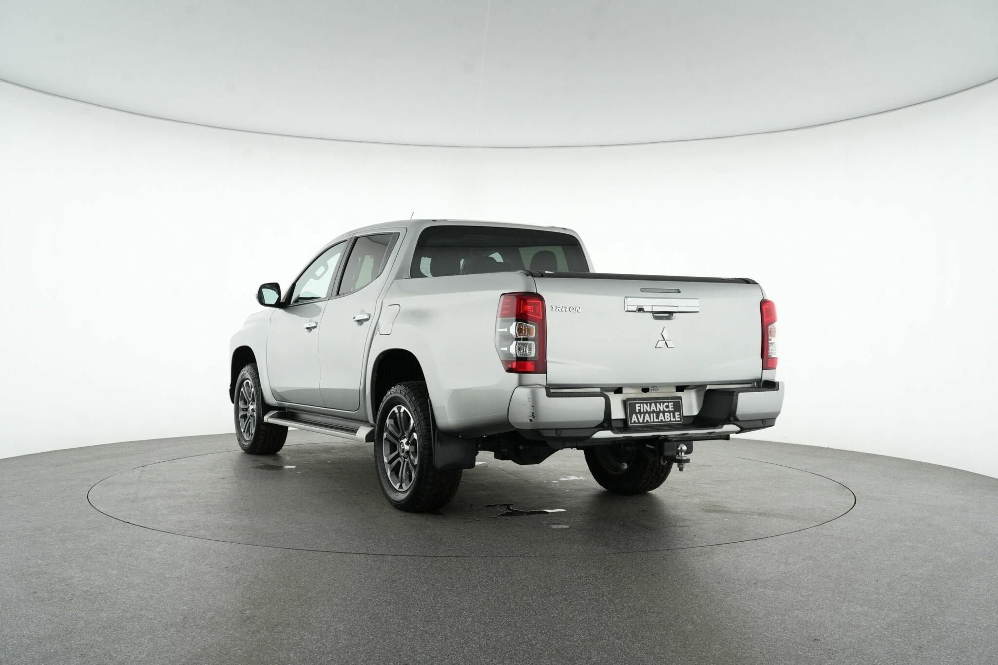 Mitsubishi Triton image 3