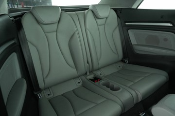 https://vehicle-cdn.autoleague.cloud/30641_U512923_14.jpg