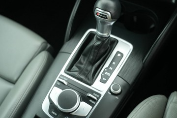 https://vehicle-cdn.autoleague.cloud/30641_U512923_24.jpg