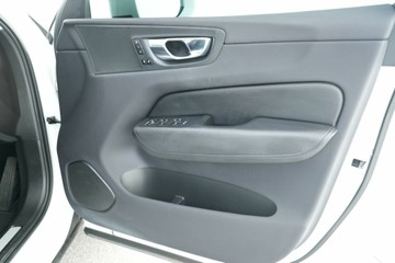 https://vehicle-cdn.autoleague.cloud/30641_U512925_17.jpg