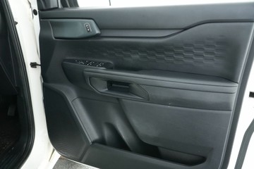 https://vehicle-cdn.autoleague.cloud/30641_U512928_14.jpg