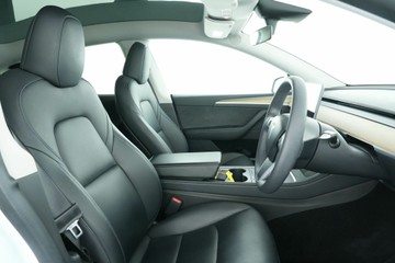 https://vehicle-cdn.autoleague.cloud/30641_U512931_14.jpg