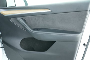 https://vehicle-cdn.autoleague.cloud/30641_U512931_16.jpg