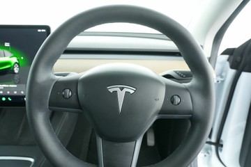 https://vehicle-cdn.autoleague.cloud/30641_U512931_18.jpg
