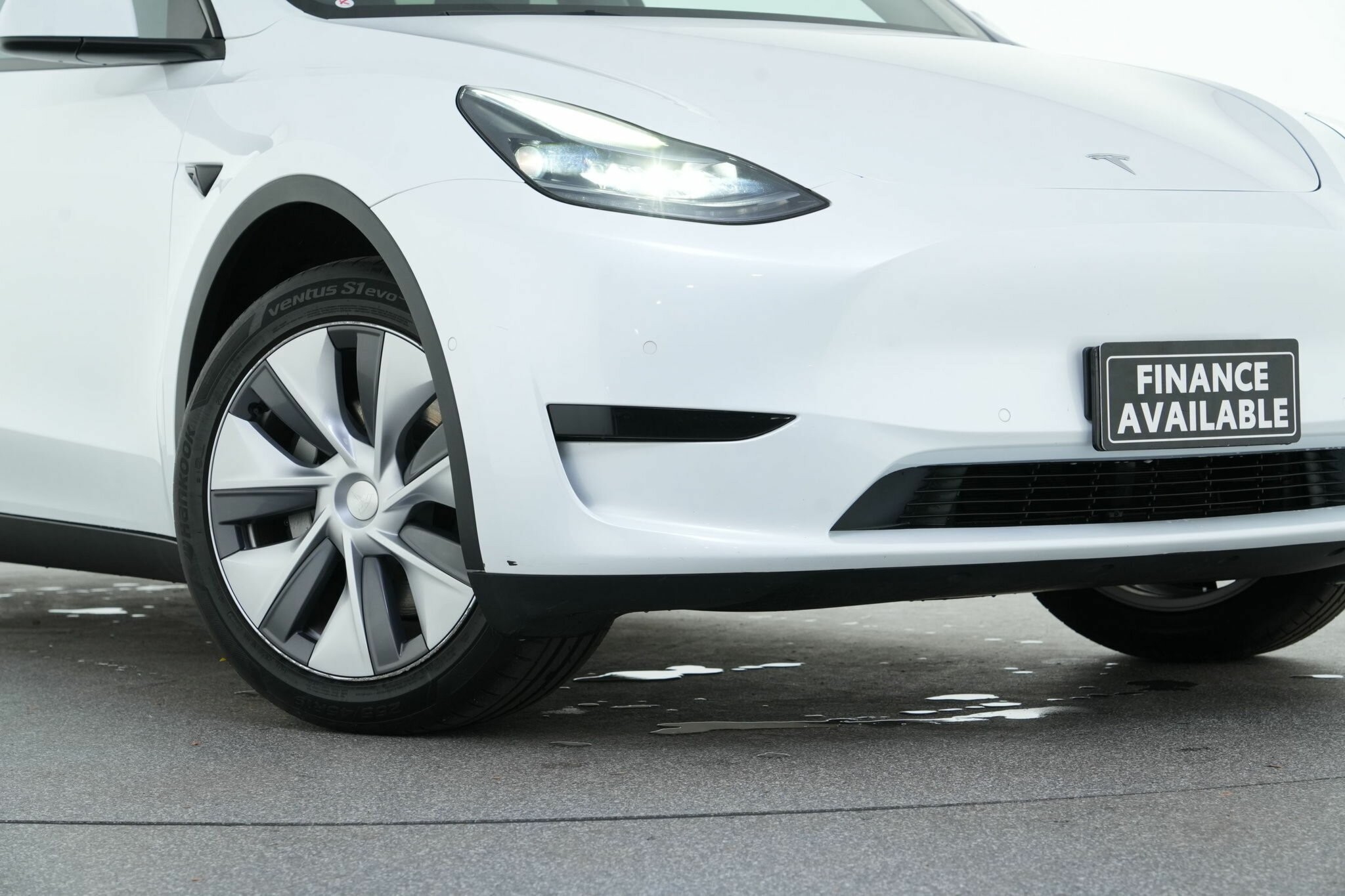 Tesla Model Y image 2