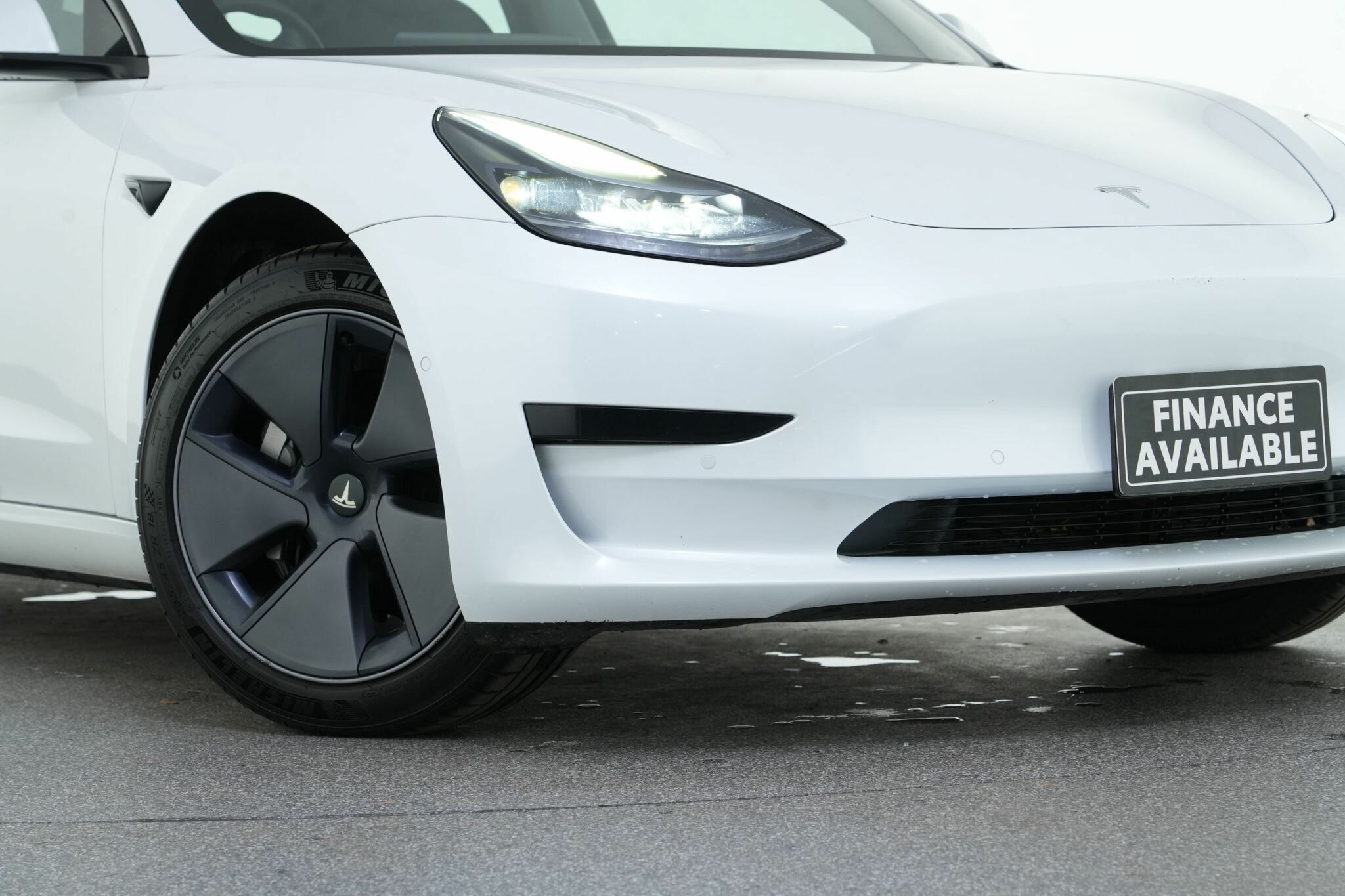 Tesla Model 3 image 2