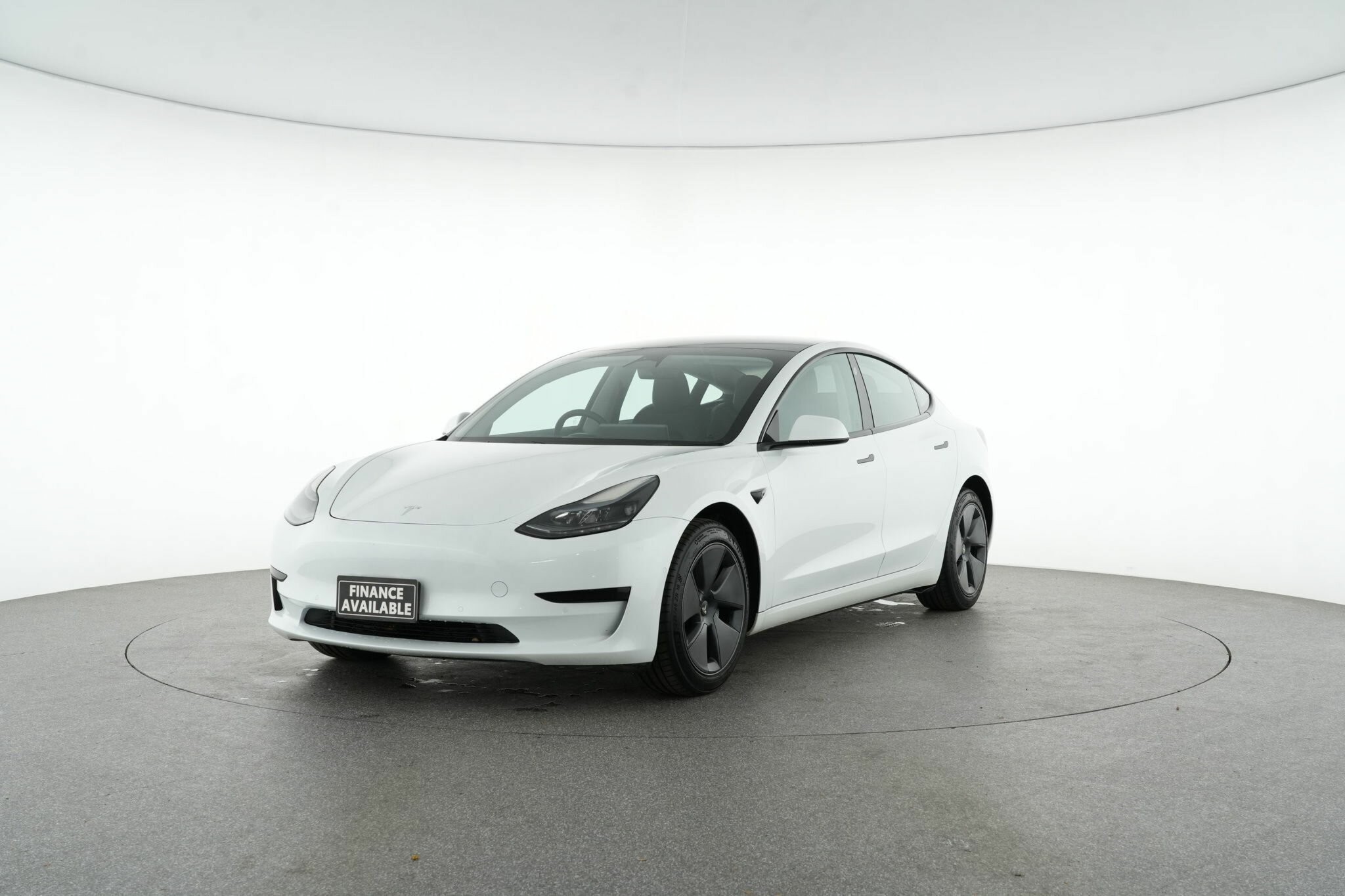 Tesla Model 3 image 4