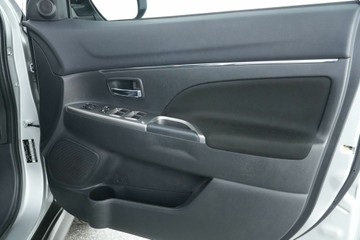 https://vehicle-cdn.autoleague.cloud/30641_U512938_16.jpg