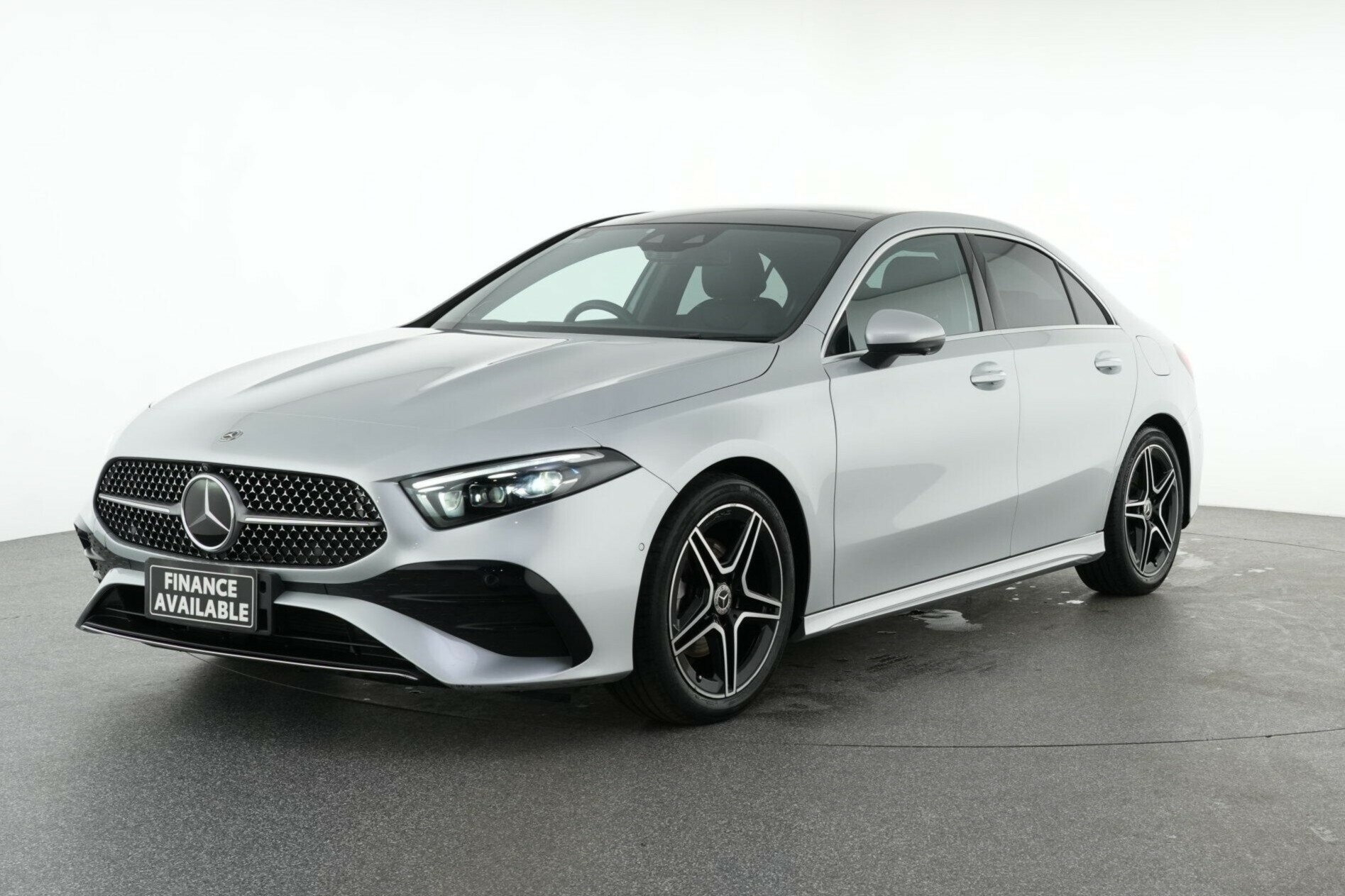 Mercedes Benz A-class image 4