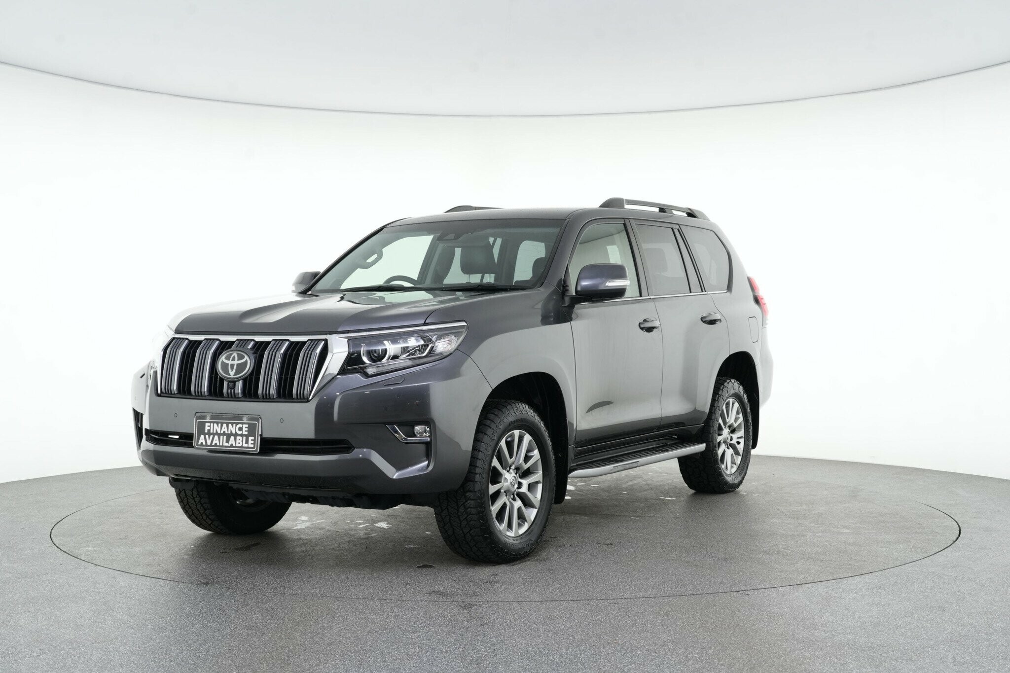 Toyota Landcruiser Prado image 4